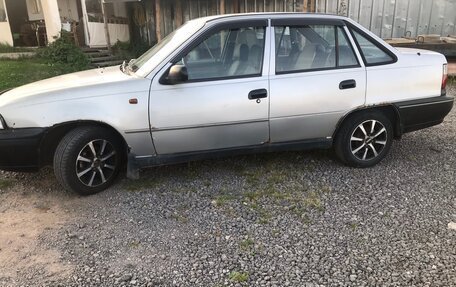 Daewoo Nexia I рестайлинг, 2001 год, 120 000 рублей, 3 фотография