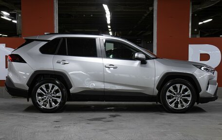 Toyota RAV4, 2021 год, 3 198 000 рублей, 4 фотография