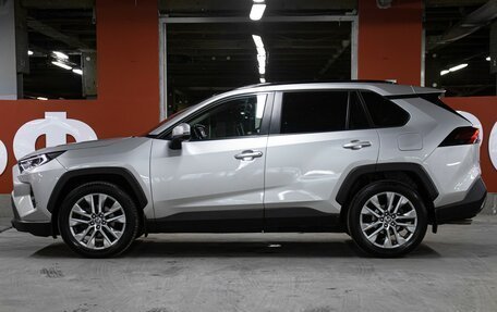 Toyota RAV4, 2021 год, 3 198 000 рублей, 8 фотография
