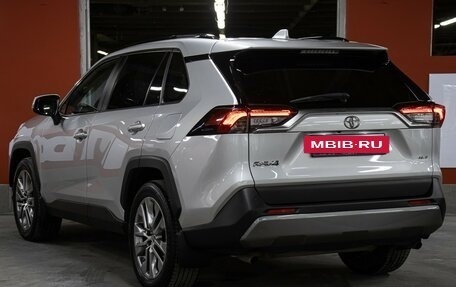 Toyota RAV4, 2021 год, 3 198 000 рублей, 7 фотография