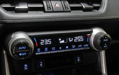 Toyota RAV4, 2021 год, 3 198 000 рублей, 19 фотография