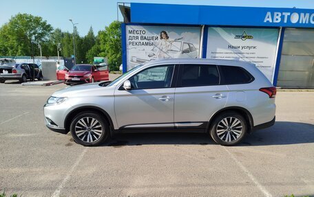 Mitsubishi Outlander III рестайлинг 3, 2021 год, 2 550 000 рублей, 3 фотография