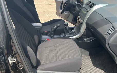 Toyota Corolla, 2011 год, 1 075 000 рублей, 30 фотография