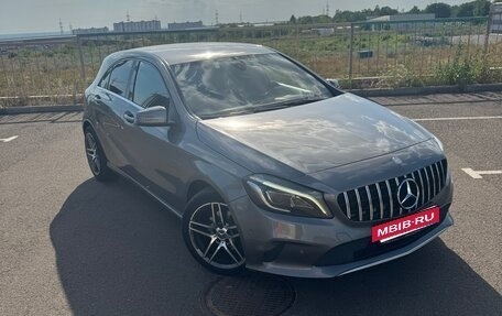 Mercedes-Benz A-Класс, 2015 год, 1 560 000 рублей, 2 фотография