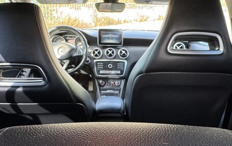Mercedes-Benz A-Класс, 2015 год, 1 560 000 рублей, 14 фотография