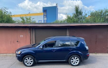 Mitsubishi Outlander III рестайлинг 3, 2011 год, 1 215 000 рублей, 8 фотография