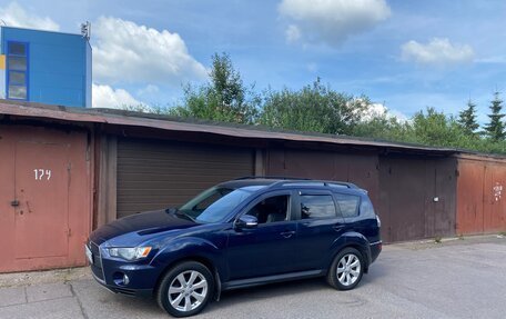 Mitsubishi Outlander III рестайлинг 3, 2011 год, 1 215 000 рублей, 9 фотография
