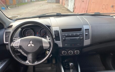 Mitsubishi Outlander III рестайлинг 3, 2011 год, 1 215 000 рублей, 12 фотография
