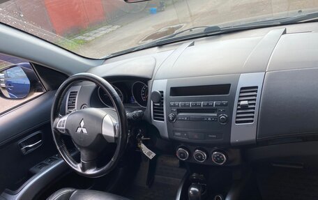 Mitsubishi Outlander III рестайлинг 3, 2011 год, 1 215 000 рублей, 13 фотография