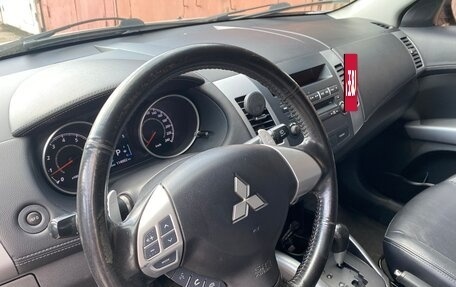 Mitsubishi Outlander III рестайлинг 3, 2011 год, 1 215 000 рублей, 10 фотография