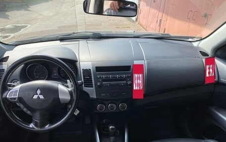 Mitsubishi Outlander III рестайлинг 3, 2011 год, 1 215 000 рублей, 11 фотография