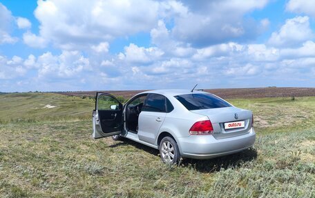Volkswagen Polo VI (EU Market), 2011 год, 670 000 рублей, 2 фотография