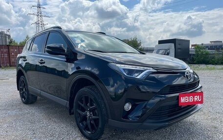 Toyota RAV4, 2018 год, 2 570 000 рублей, 2 фотография