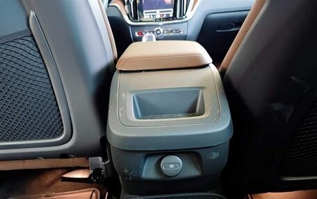 Volvo V60 II, 2025 год, 4 523 850 рублей, 21 фотография