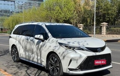 Toyota Granvia, 2023 год, 3 800 000 рублей, 1 фотография