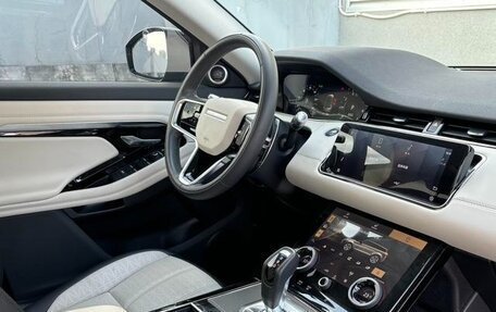 Land Rover Range Rover Evoque II, 2022 год, 2 775 000 рублей, 9 фотография