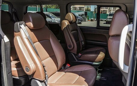 Hyundai Grand Starex Grand Starex I рестайлинг 2, 2020 год, 3 340 000 рублей, 7 фотография