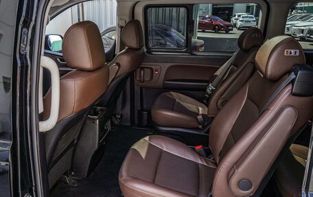Hyundai Grand Starex Grand Starex I рестайлинг 2, 2020 год, 3 340 000 рублей, 13 фотография