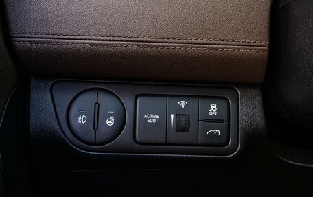 Hyundai Grand Starex Grand Starex I рестайлинг 2, 2020 год, 3 340 000 рублей, 21 фотография
