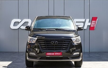 Hyundai Grand Starex Grand Starex I рестайлинг 2, 2020 год, 3 340 000 рублей, 3 фотография