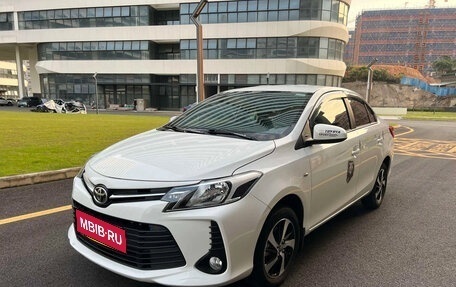 Toyota Vios III, 2022 год, 1 300 000 рублей, 1 фотография