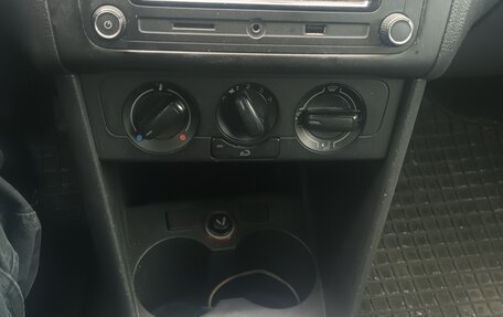 Volkswagen Polo VI (EU Market), 2012 год, 550 000 рублей, 2 фотография