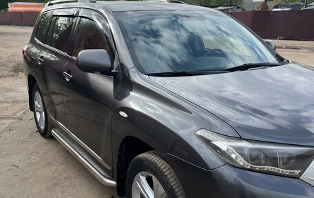 Toyota Highlander III, 2013 год, 2 100 000 рублей, 4 фотография