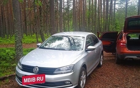 Volkswagen Jetta VI, 2015 год, 1 300 000 рублей, 3 фотография