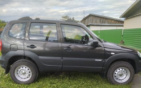 Chevrolet Niva I рестайлинг, 2012 год, 700 000 рублей, 3 фотография
