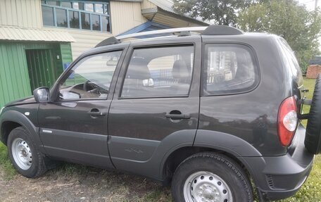 Chevrolet Niva I рестайлинг, 2012 год, 700 000 рублей, 2 фотография