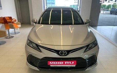 Toyota Camry, 2022 год, 3 500 000 рублей, 2 фотография