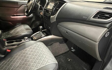 Mitsubishi L200 IV рестайлинг, 2017 год, 1 777 000 рублей, 8 фотография