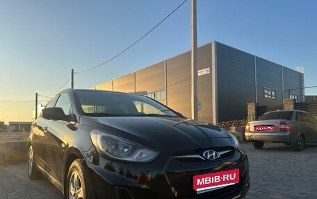 Hyundai Solaris II рестайлинг, 2012 год, 750 000 рублей, 1 фотография
