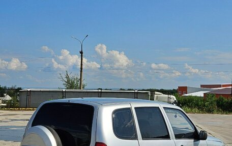 Chevrolet Niva I рестайлинг, 2005 год, 198 000 рублей, 3 фотография