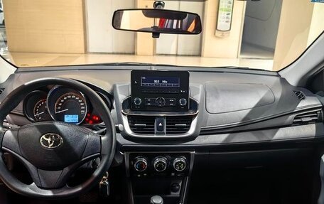 Toyota Yaris XP150 рестайлинг, 2021 год, 1 093 800 рублей, 9 фотография