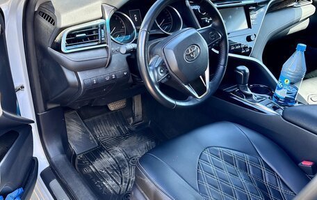 Toyota Camry, 2019 год, 3 150 000 рублей, 2 фотография
