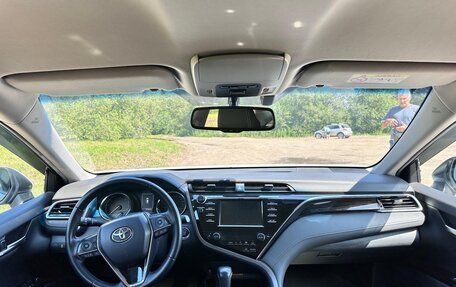 Toyota Camry, 2019 год, 3 150 000 рублей, 6 фотография