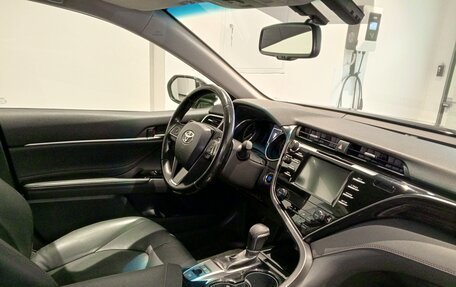 Toyota Camry, 2019 год, 2 099 000 рублей, 9 фотография