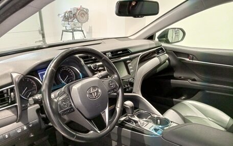 Toyota Camry, 2019 год, 2 099 000 рублей, 7 фотография