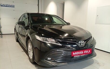 Toyota Camry, 2019 год, 2 099 000 рублей, 3 фотография