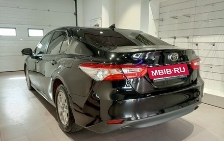 Toyota Camry, 2019 год, 2 099 000 рублей, 4 фотография
