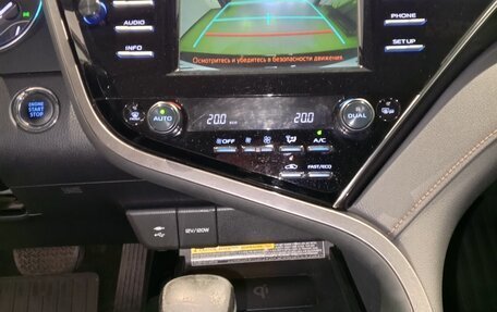 Toyota Camry, 2019 год, 2 099 000 рублей, 15 фотография