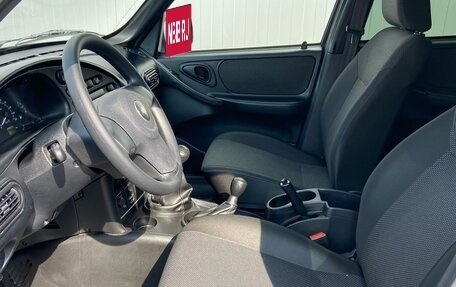 Chevrolet Niva I рестайлинг, 2018 год, 800 000 рублей, 10 фотография