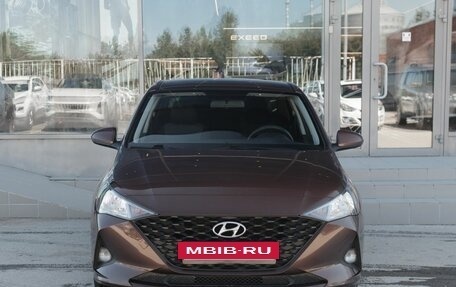 Hyundai Solaris II рестайлинг, 2021 год, 1 355 000 рублей, 2 фотография
