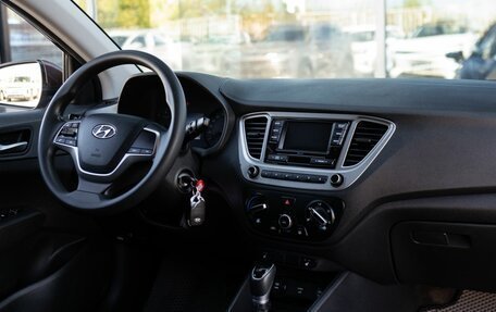 Hyundai Solaris II рестайлинг, 2021 год, 1 355 000 рублей, 10 фотография