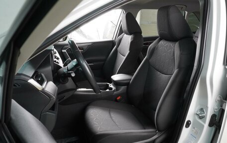 Toyota RAV4, 2021 год, 3 729 000 рублей, 10 фотография