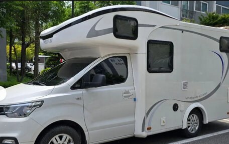 Hyundai Grand Starex Grand Starex I рестайлинг 2, 2021 год, 4 950 000 рублей, 2 фотография