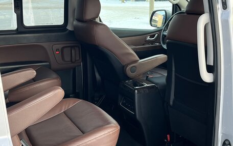 Hyundai Grand Starex Grand Starex I рестайлинг 2, 2019 год, 4 000 000 рублей, 9 фотография