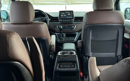 Hyundai Grand Starex Grand Starex I рестайлинг 2, 2019 год, 4 000 000 рублей, 13 фотография