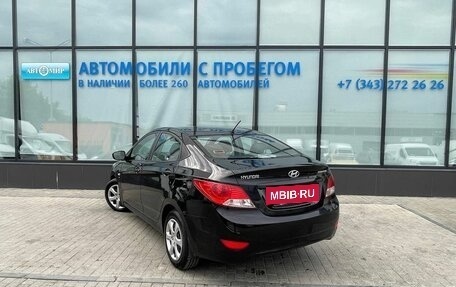 Hyundai Solaris II рестайлинг, 2013 год, 805 000 рублей, 3 фотография